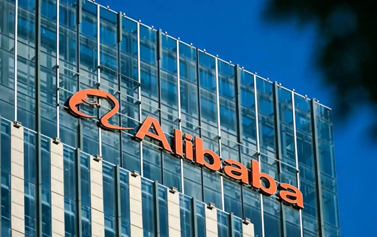 阿里AI迎商业化拐点：AI产品ARR 358亿，派息25亿美元