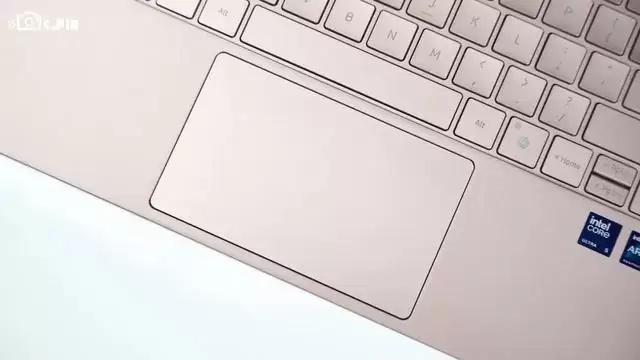 MacBook Neo卖爆后，Windows笔记本终于坐不住了