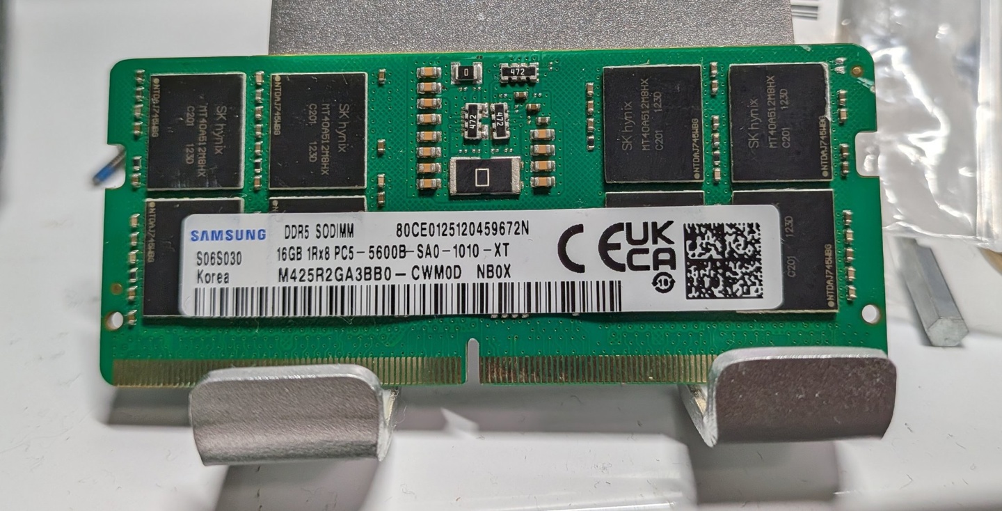 “假 DDR5”内存现身日本二手平台:实为重新贴标签的空塑料芯片