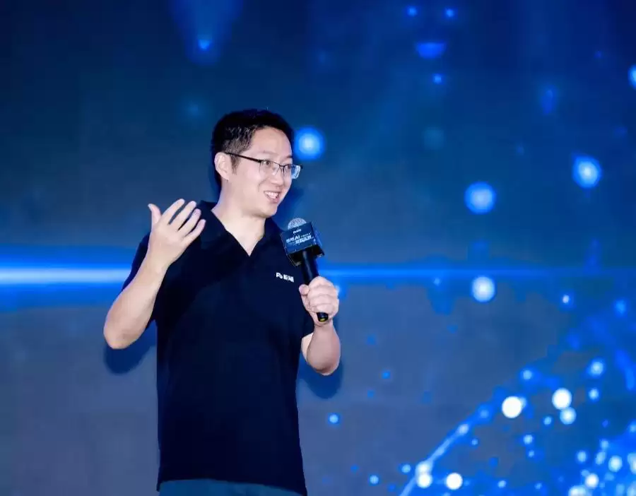 粉笔CEO张小龙道歉，此前称人大学生除了当公务员混吃等死外，没什么本事