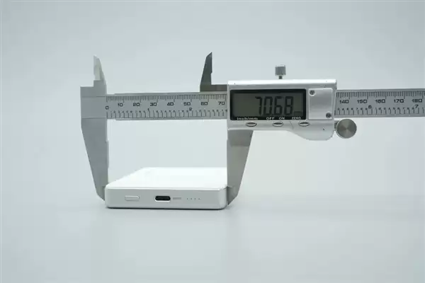 拆解报告:小米金沙江10000mAh 45W超薄磁吸移动电源