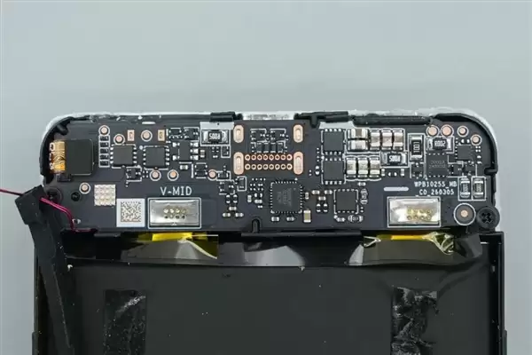 拆解报告:小米金沙江10000mAh 45W超薄磁吸移动电源