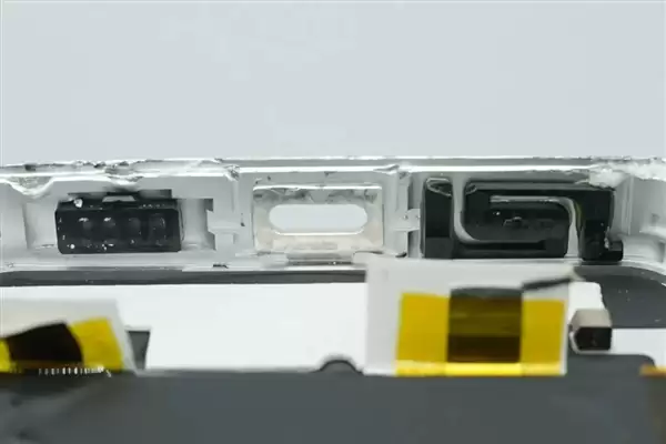 拆解报告:小米金沙江10000mAh 45W超薄磁吸移动电源