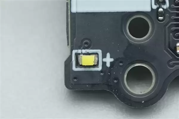 拆解报告:小米金沙江10000mAh 45W超薄磁吸移动电源