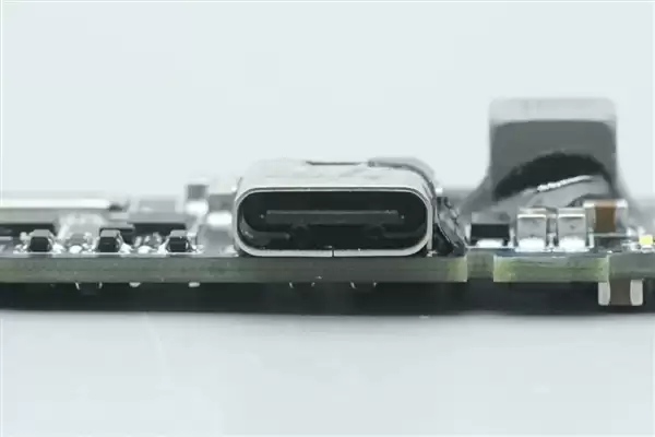拆解报告:小米金沙江10000mAh 45W超薄磁吸移动电源