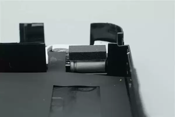 拆解报告:小米金沙江10000mAh 45W超薄磁吸移动电源