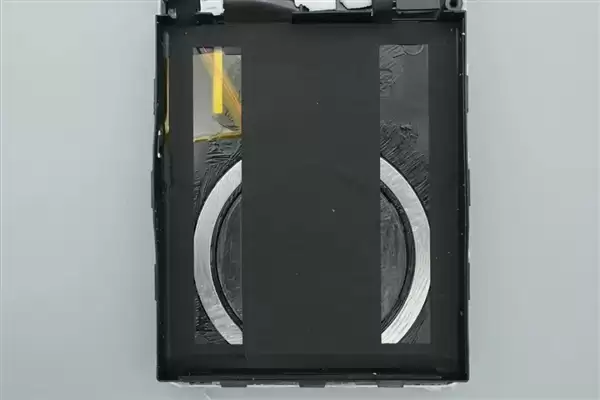 拆解报告:小米金沙江10000mAh 45W超薄磁吸移动电源