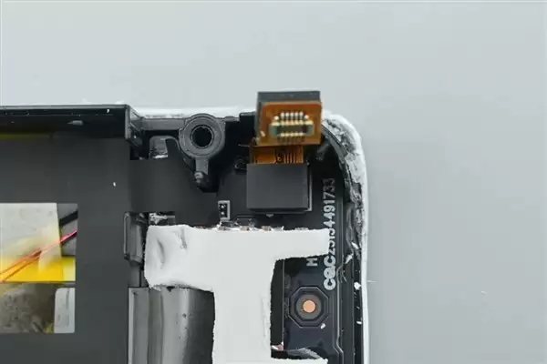 拆解报告:小米金沙江10000mAh 45W超薄磁吸移动电源