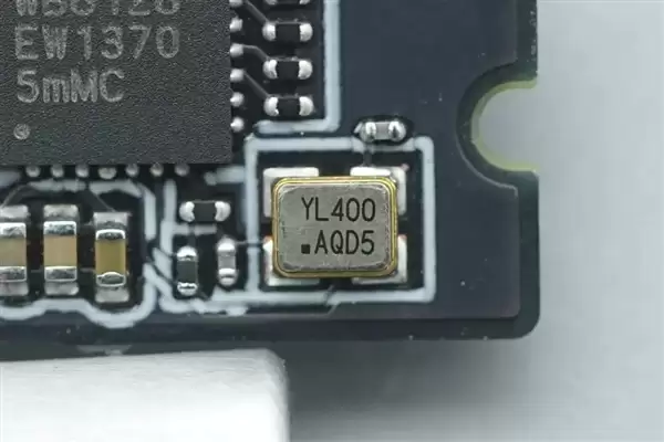 拆解报告:小米金沙江10000mAh 45W超薄磁吸移动电源
