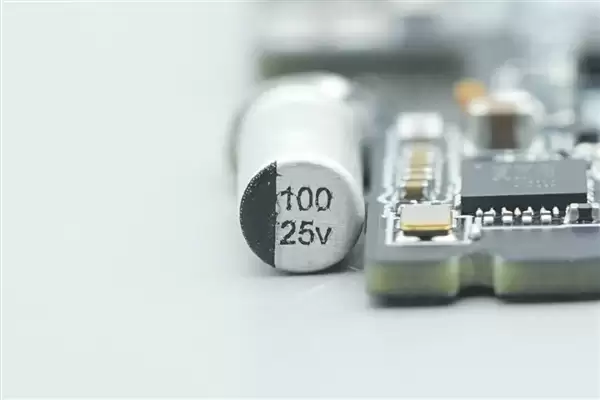 拆解报告:小米金沙江10000mAh 45W超薄磁吸移动电源