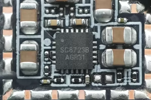 拆解报告:小米金沙江10000mAh 45W超薄磁吸移动电源