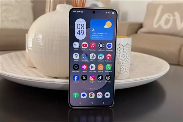 历史性突破!内存涨价倒逼三星Galaxy S27改用京东方屏:成本更低