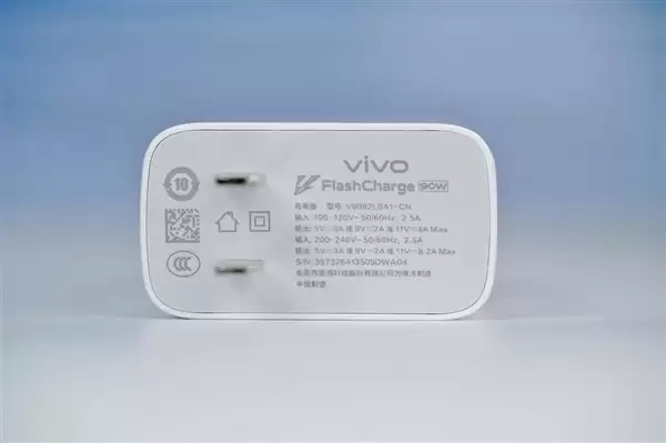 支持4K原生感Live!vivo S60元气版仲夏夜图赏