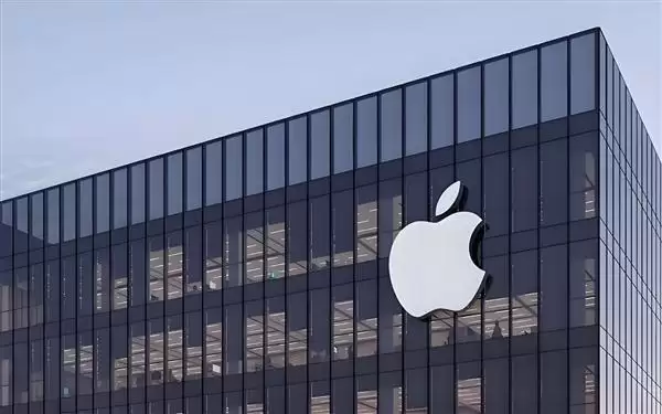 苹果MacBook Pro屏幕变色：因极限负载下芯片温度突破100℃