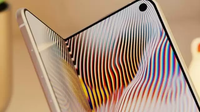 iOS 27与macOS 27暗示折叠屏iPhone与触控版MacBook临近登场