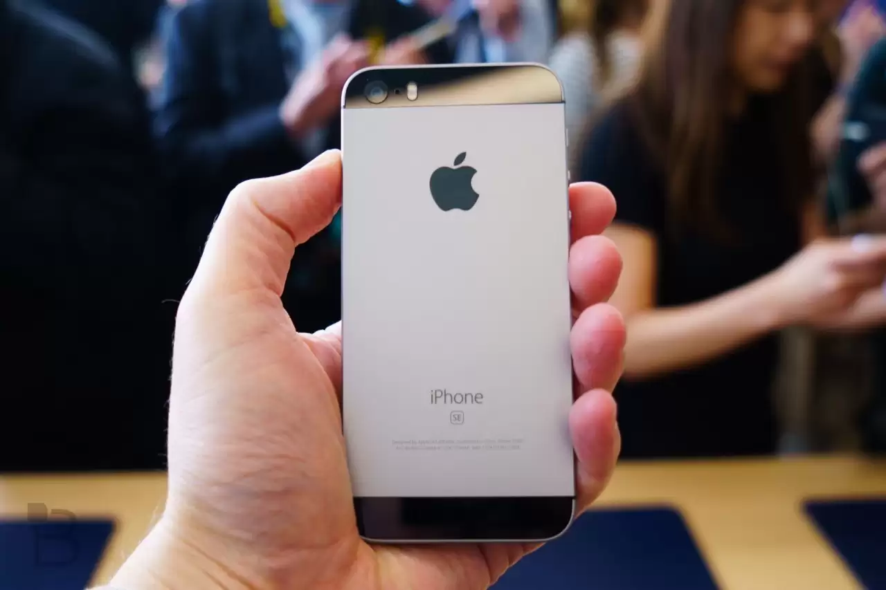 购买新手机时,选择有锁机还是无锁 iPhone 更好? 购买新手机时,选择有锁机还是无锁 iPhone 更好?