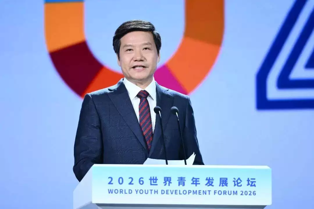 雷军2026世界青年发展论坛分享创业经，清晨现身武汉过早街忆创业初心