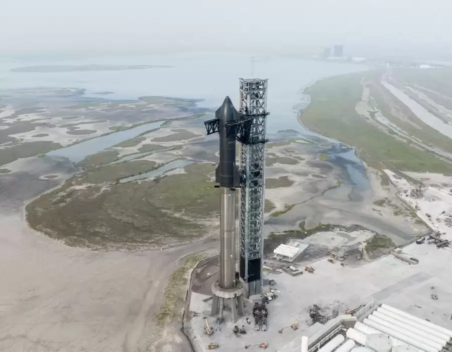 美股三大指数集体高开，SpaceX涨近6%迈向“四连涨”
