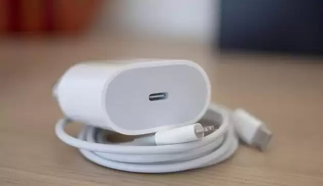 iPhone 11原装快充器太贵,可以用别的牌子代替吗? iPhone 11原装快充器太贵,可以用别的牌子代替吗?