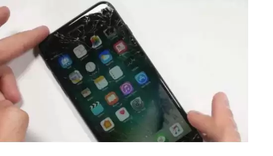 苹果iPhone手机屏幕碎了一定要更换整个屏吗? 苹果iPhone手机屏幕碎了一定要更换整个屏吗?