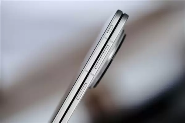蓝厂最强折叠屏！vivo X Fold 6图赏