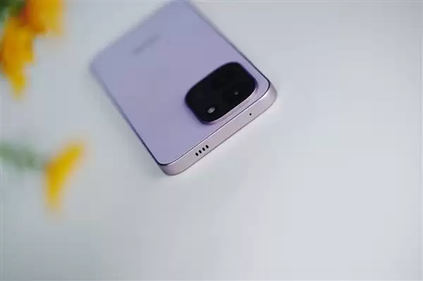 轻薄机身塞下9000mAh电池!vivo Y600 Turbo图赏