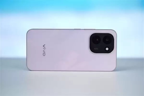 轻薄机身塞下9000mAh电池!vivo Y600 Turbo图赏