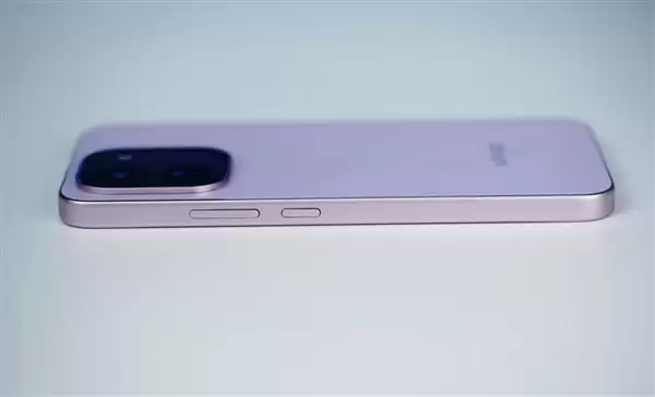 轻薄机身塞下9000mAh电池!vivo Y600 Turbo图赏