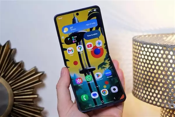 安卓TOP5大厂集体抛弃小折叠:三星Galaxy Z Flip8成收官之作