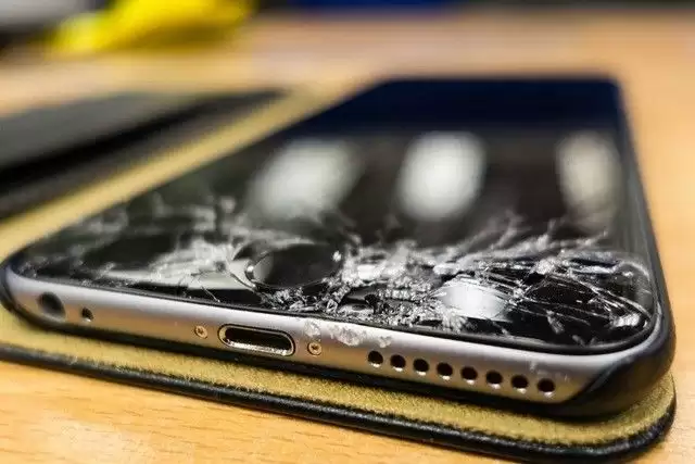 其他版本的 iPhone 都能免费换新,为什么国行就不行? 其他版本的 iPhone 都能免费换新,为什么国行就不行?