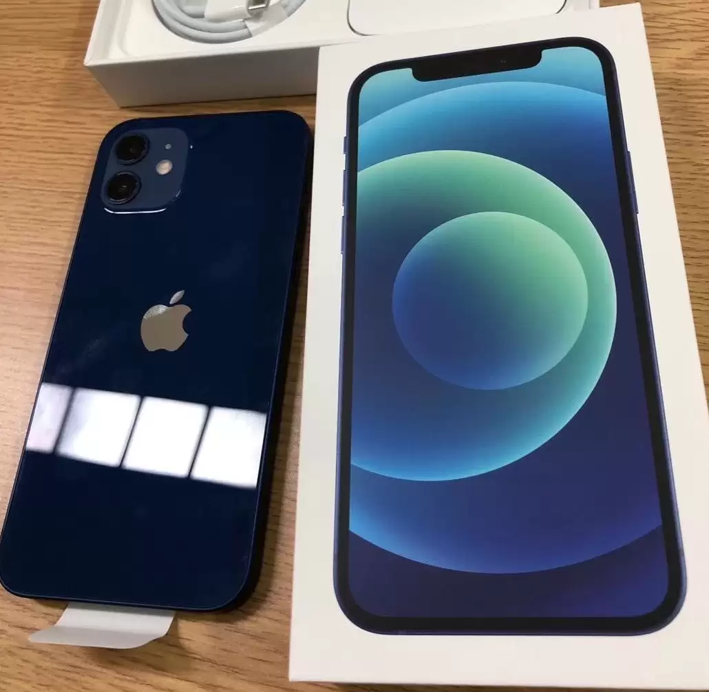 iPhone 12 蓝色实物是什么样,真的不好看吗? iPhone 12 蓝色实物是什么样,真的不好看吗?