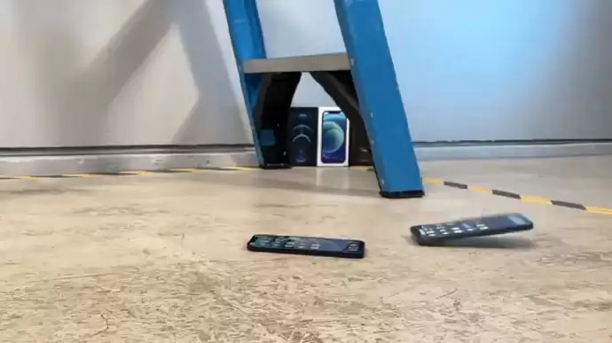 iPhone 12/12 Pro 屏幕容易碎吗,抗摔能力如何? iPhone 12/12 Pro 屏幕容易碎吗,抗摔能力如何?