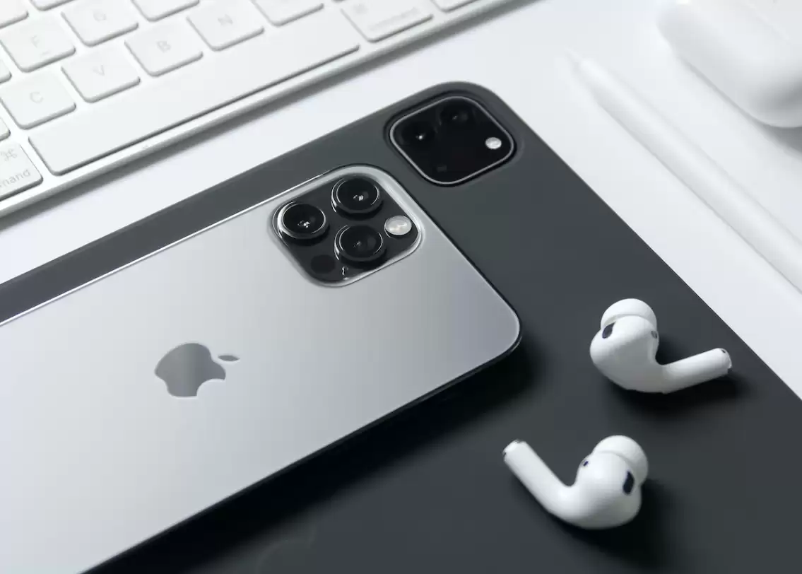 iOS 16 全新功能:支持检测假冒 AirPods 耳机 iOS 16 全新功能:支持检测假冒 AirPods 耳机