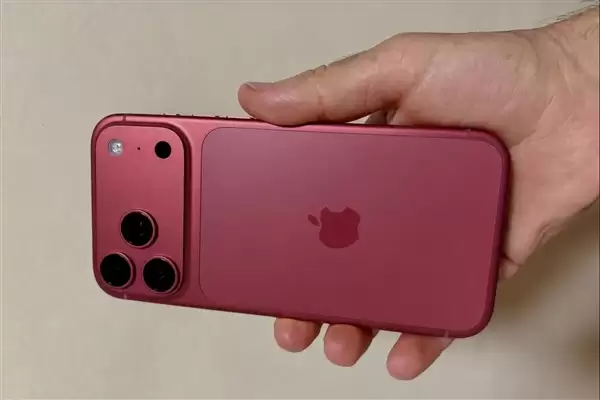 涨价1000元!iPhone 18 Pro Max起售价或达1.1万元:苹果史上最贵直板机