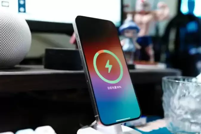 用什么充电器给iPhone 15充电最好? 用什么充电器给iPhone 15充电最好?