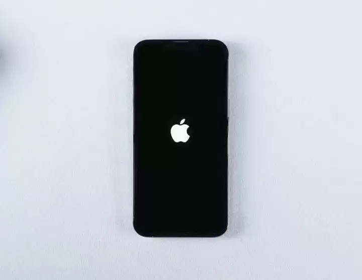 iPhone白苹果无法开机?怎么解决?速看! iPhone白苹果无法开机?怎么解决?速看!
