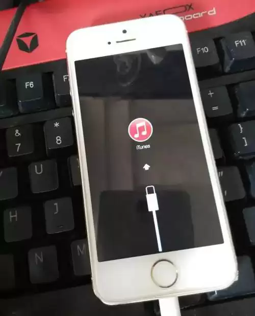 iOS刷机保姆级指南：iTunes+爱思助手双方法，新手零门槛