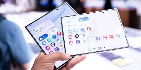 苹果iPhone Ultra折叠屏终将发布：折痕近乎消失
