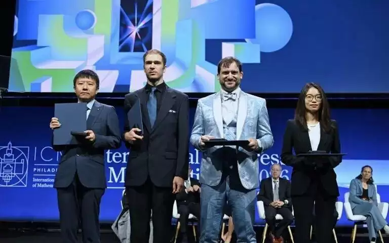菲尔兹奖得主宣布加入OpenAI；我国多个卫星成功入轨；数家航司和售票平台被京津冀约谈