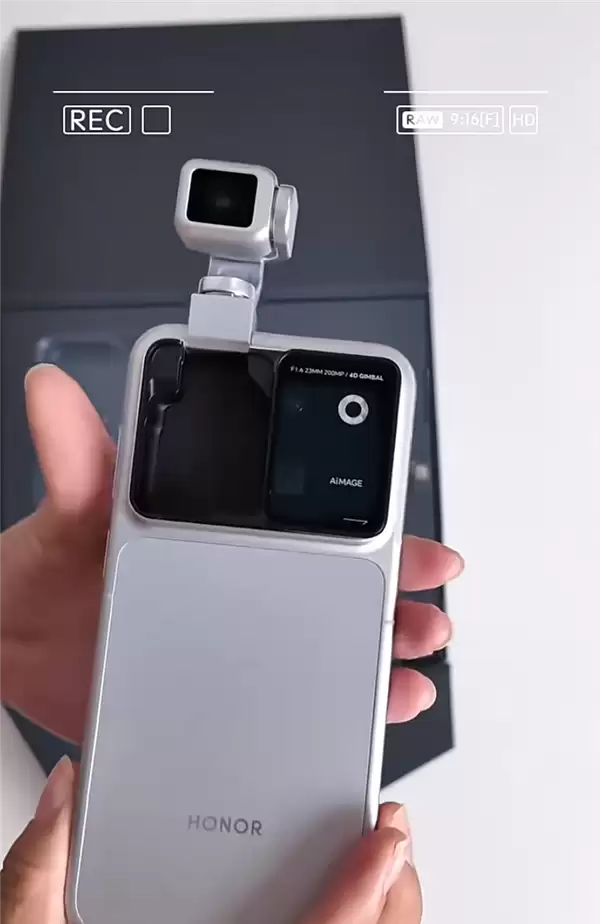 全球首台机器人手机!荣耀Robot Phone开箱:手机长出机械臂 太科幻了