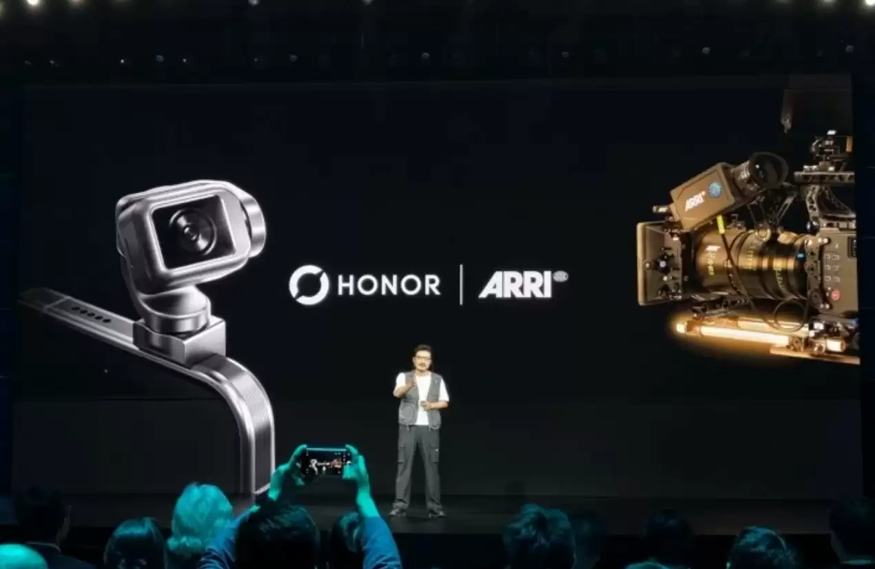 荣耀Robot Phone首发自研影像芯片“驭光H1”，与阿莱合作影像系统将下放至Magic9