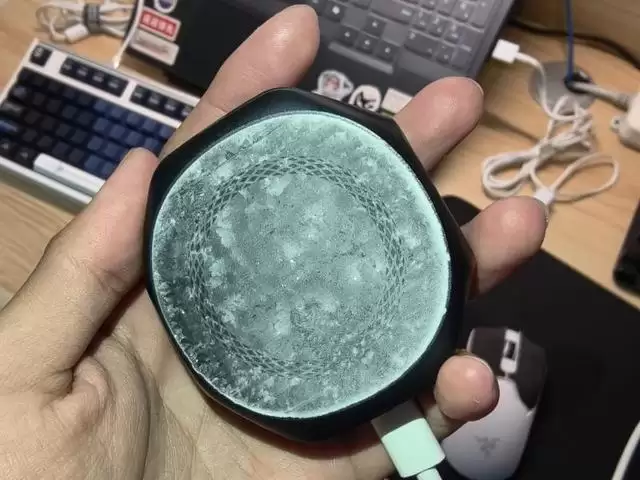 线上销量一周翻番，线下门店摆上C位，手机降温神器卖爆了｜夏日经济青观察