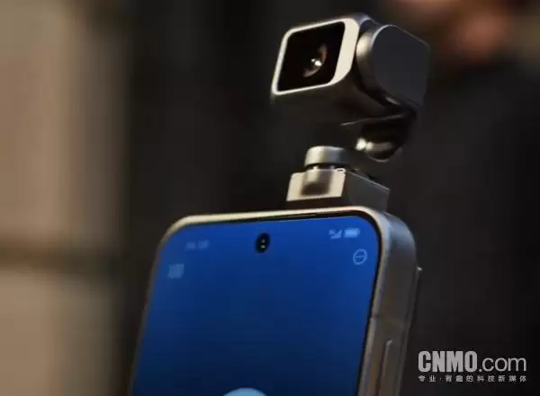 超越历代旗舰！荣耀Robot Phone预约量突破20万台