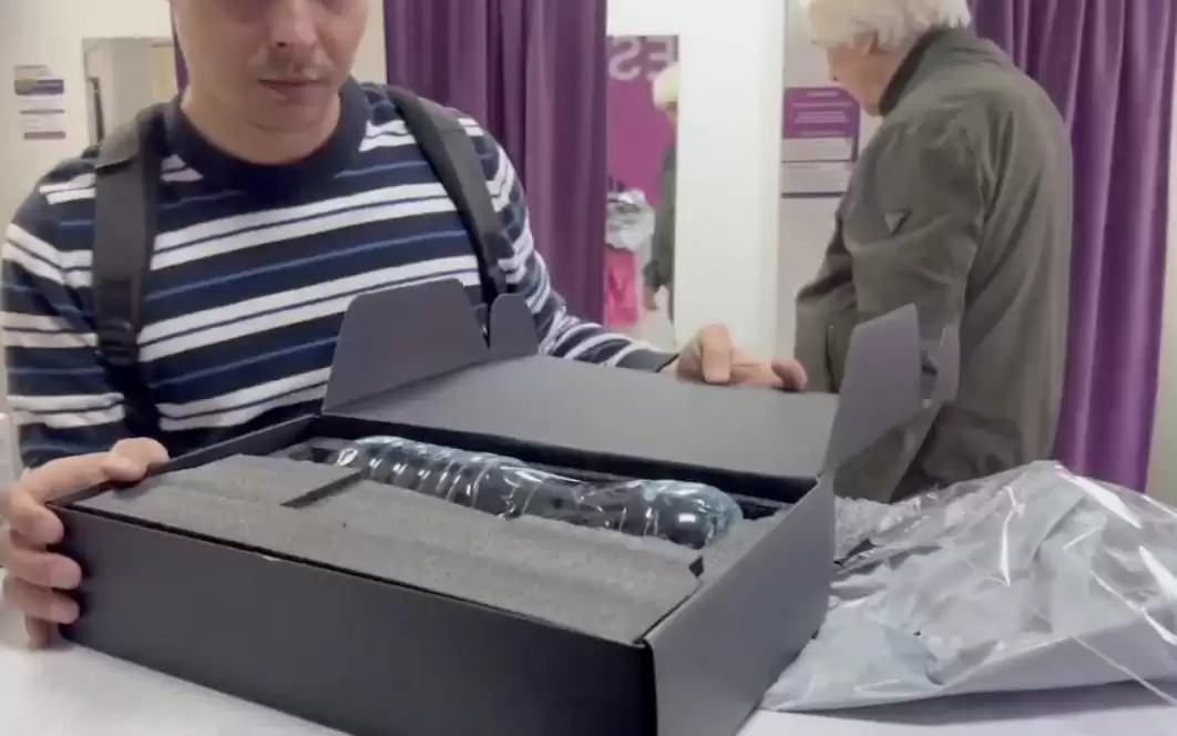 俄罗斯消费者网购RTX 5070Ti显卡，开箱后发现被掉包成矿泉水