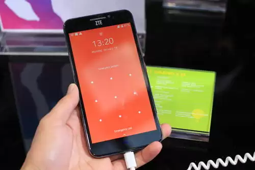 三星GALAXY Note 9（6GB RAM/全网通）手机越来越慢，手机越来越卡怎么解决？一键线刷