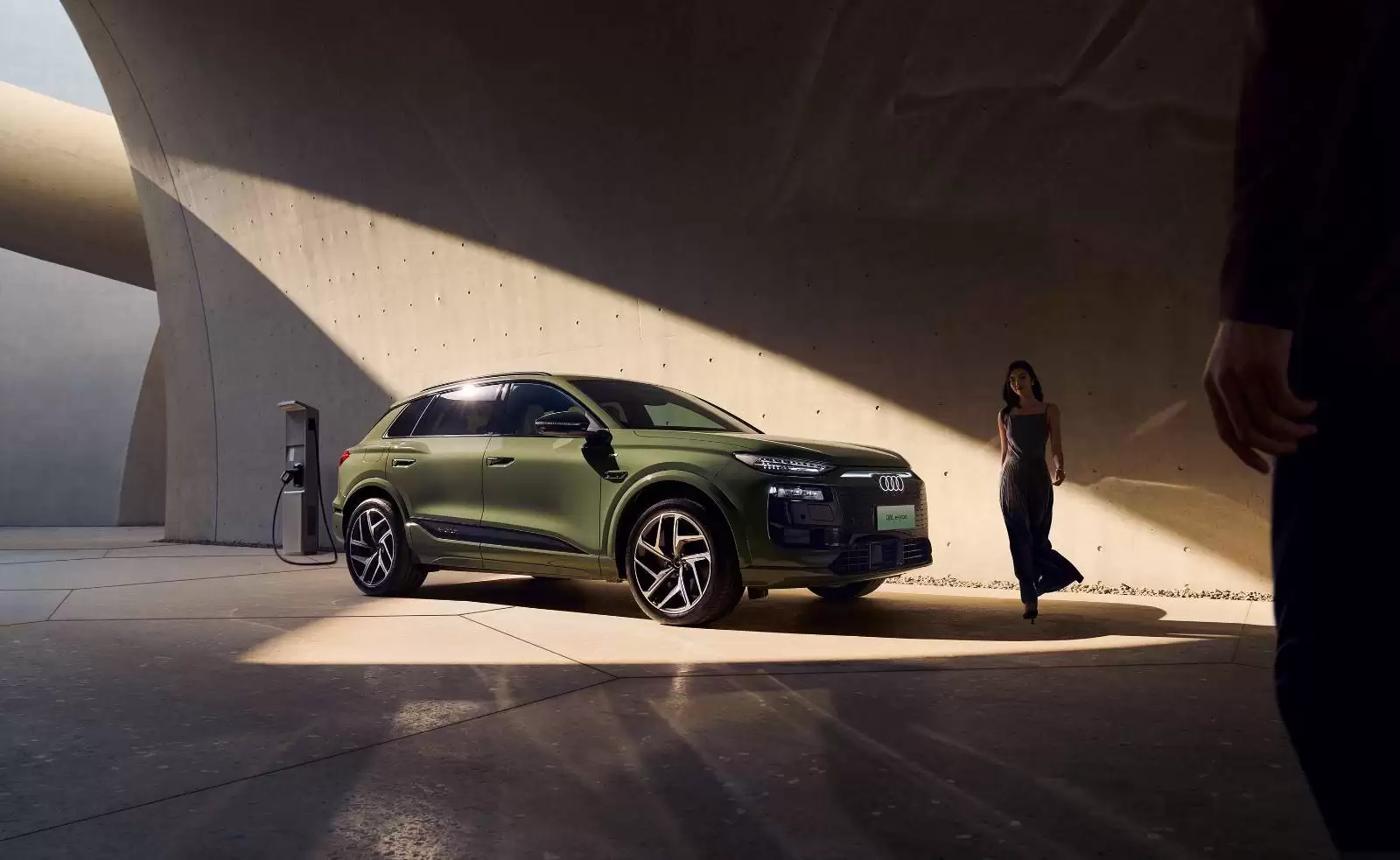 一汽奥迪Q6L e-tron：以硬核实力，开启纯电驾驭体验新境界