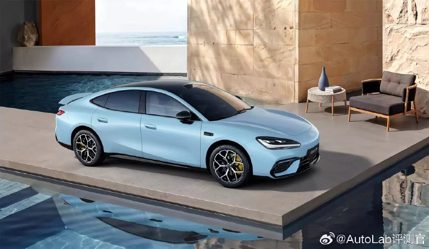 国产新能源电轿“运动”新赛道：配置趋同下如何讲好品牌故事？