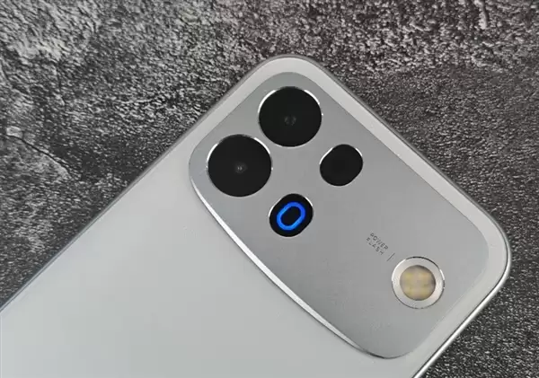 OPPO A7 Pro Max上手体验:万级大电池7年耐用