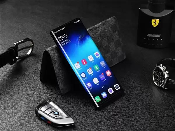 国产安卓全盘撤退 为何苹果新iPhone偏要上曲面屏