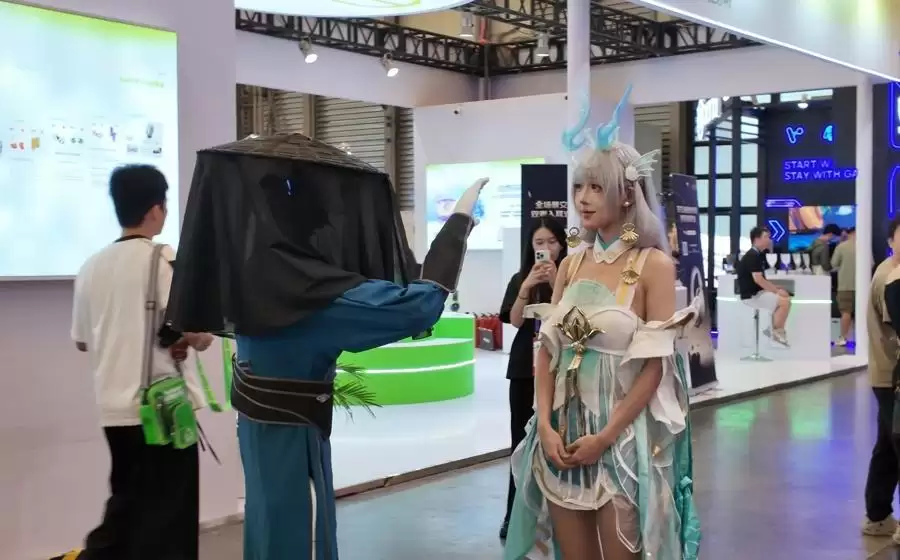 智元远征A3开启人形娱乐商用新纪元，将亮相第二届世界人形机器人运动会